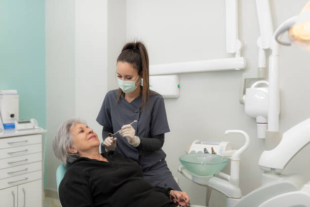 Best Broken or Cracked Tooth Emergency Dentist in , IL